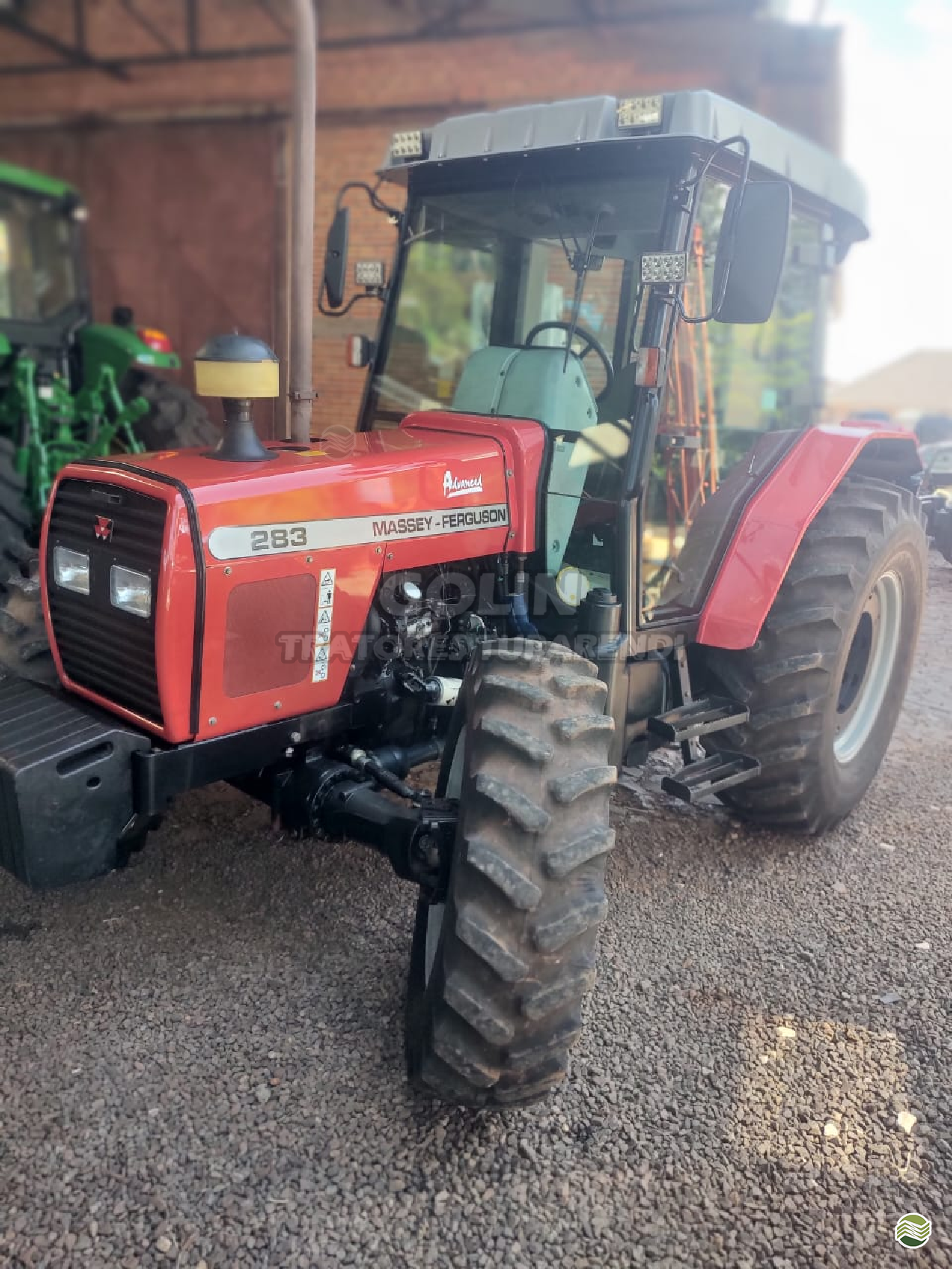 TRATOR MASSEY FERGUSON MF 283 Tração 4x4 Golin Tratores TUPARENDI RIO GRANDE DO SUL RS